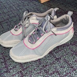 Champion sneakers size 8